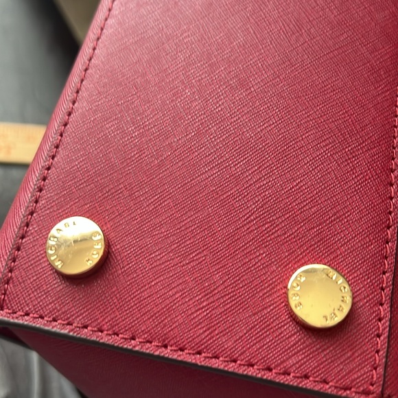 Michael Kors Classic Handbag in Red/Maroon (Like new) - Picture 9 of 9